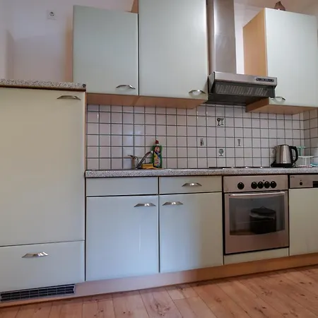 Moderne Am Fusse Der Burg * ドイチュランツベルク